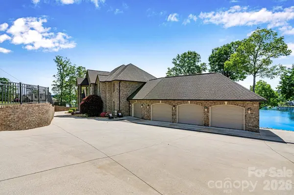 4202 54th AVE NE, Hickory, NC 28601