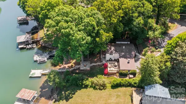 6566 Harbor LN, Conover, NC 28613