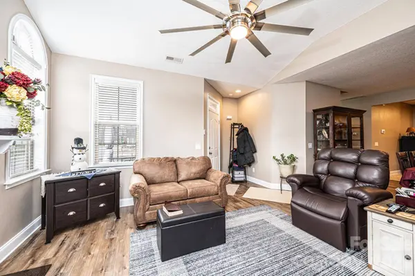 823 Wynnshire DR #C, Hickory, NC 28601