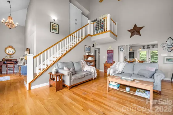 1221 Grande Vista CT, Hudson, NC 28638