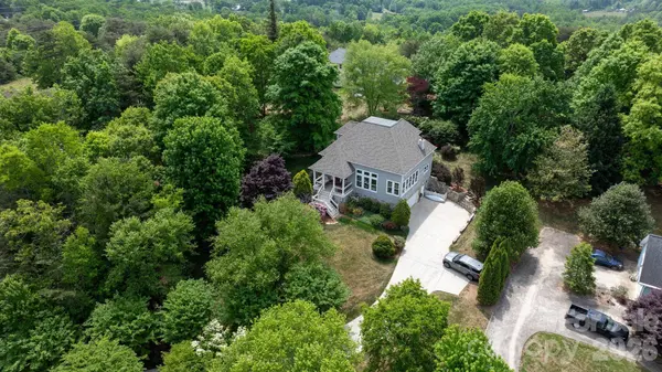 1221 Grande Vista CT, Hudson, NC 28638