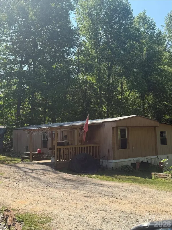 1357 Airport Rhodhiss RD #3, Hickory, NC 28601