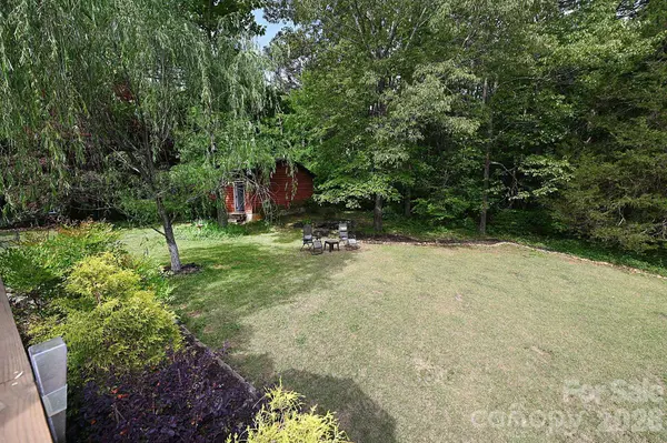 86 King Arthurs CT, Hickory, NC 28601