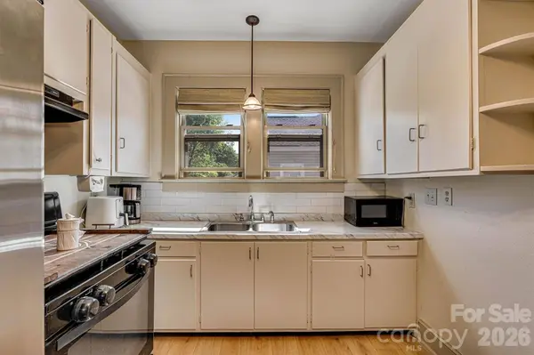 220 W 8th ST, Newton, NC 28658