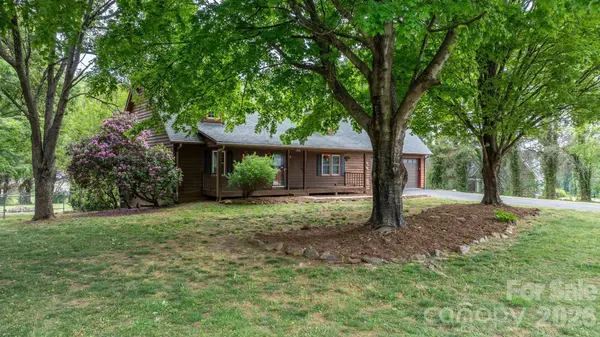 2025 34th Avenue DR NE, Hickory, NC 28601