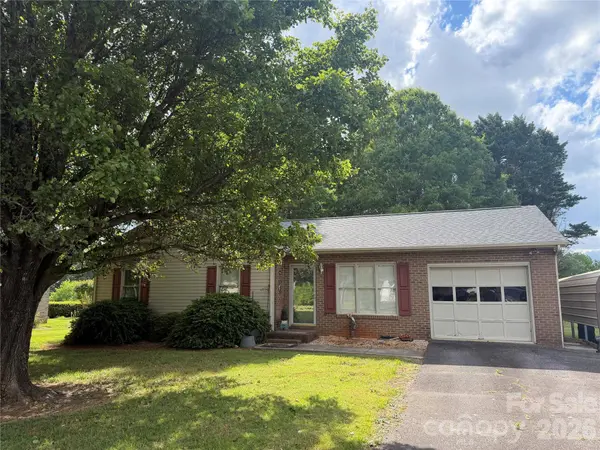4445 Sulphur Springs RD NE, Hickory, NC 28601