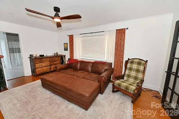 902 E Boyd ST, Maiden, NC 28650