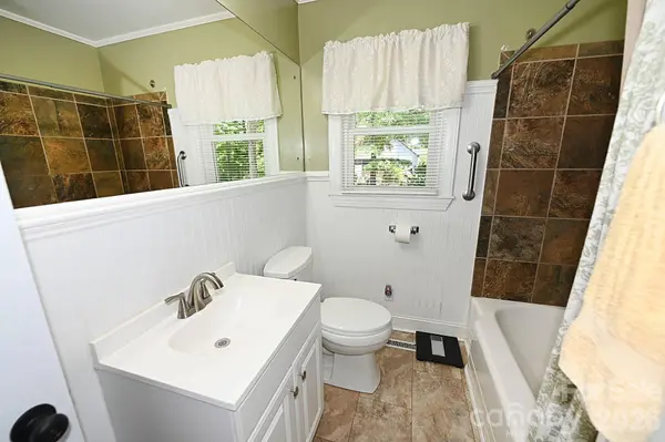 902 E Boyd ST, Maiden, NC 28650