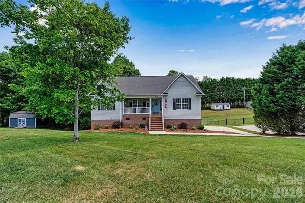 3353 48th Avenue LN NE, Hickory, NC 28601
