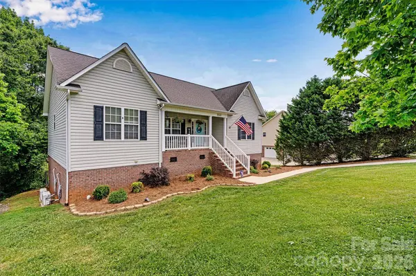 3353 48th Avenue LN NE, Hickory, NC 28601