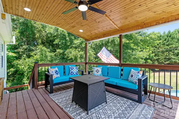 3353 48th Avenue LN NE, Hickory, NC 28601