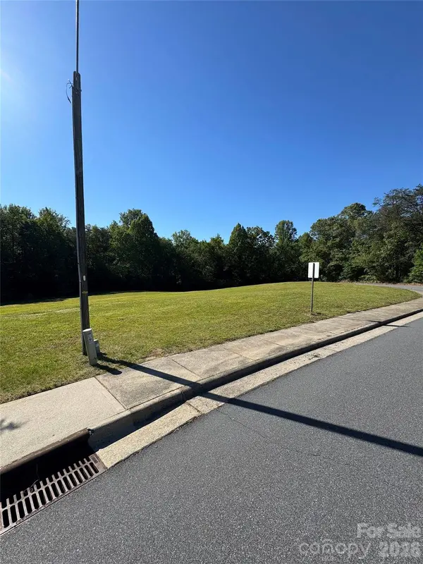 902 Barrington DR NE, Lenoir, NC 28645