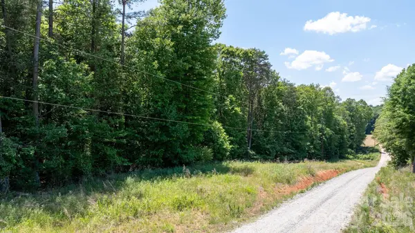 000 Deal Valley DR, Taylorsville, NC 28681