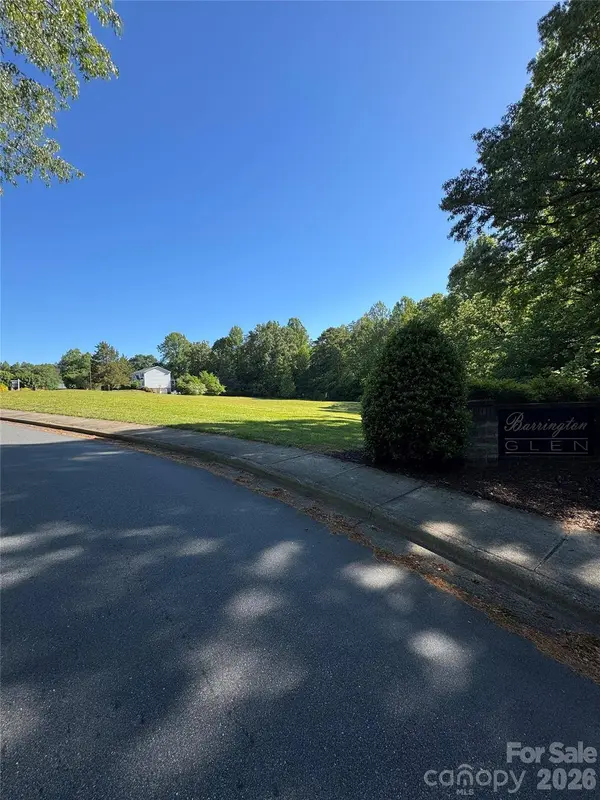 902 Barrington DR NE, Lenoir, NC 28645