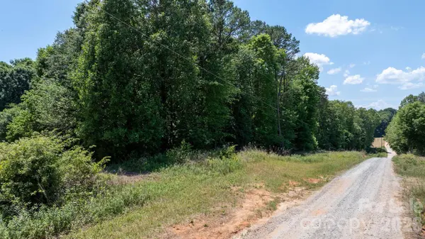 000 Deal Valley DR, Taylorsville, NC 28681