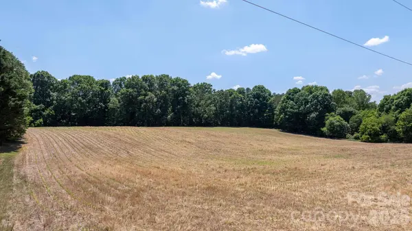 000 Deal Valley DR, Taylorsville, NC 28681