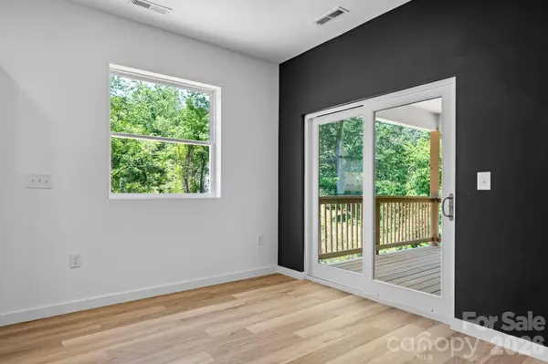 41 Tennyson DR, Taylorsville, NC 28681