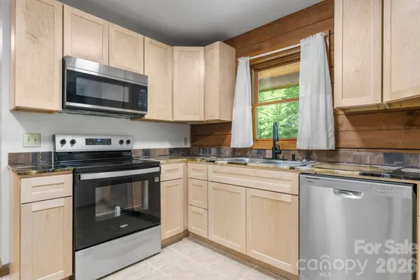 3206 Fork Mountain RD, Bakersville, NC 28705