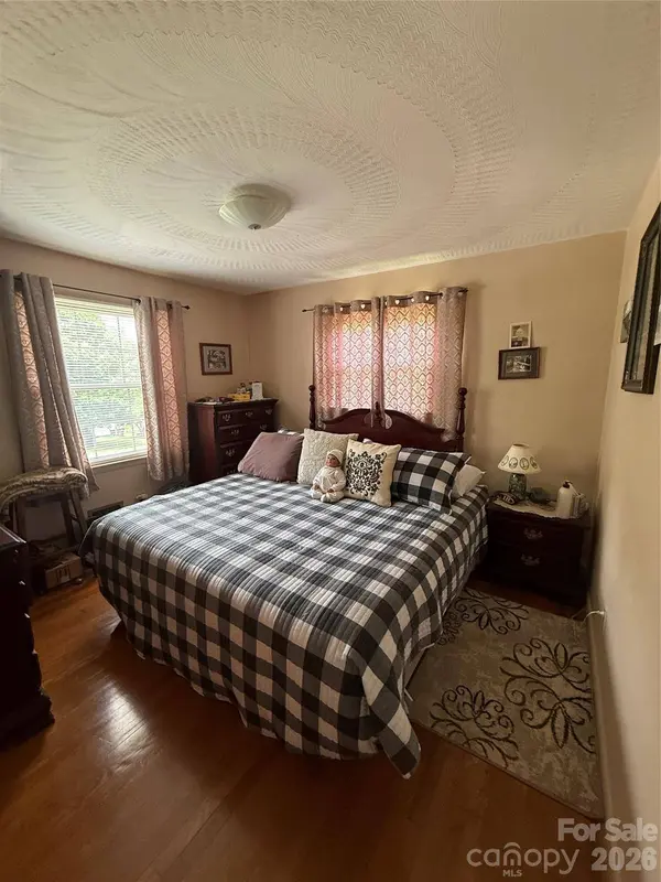 9108 Wilson Heights AVE, Hildebran, NC 28637