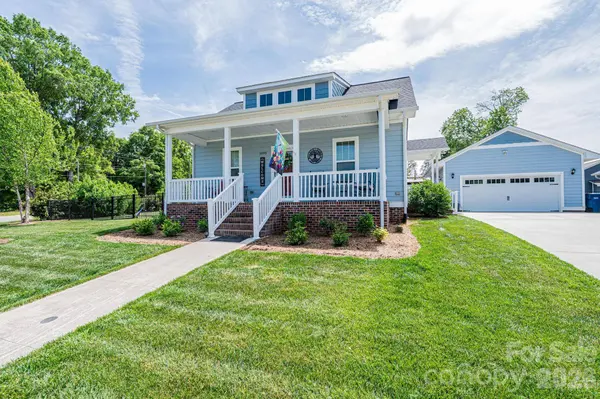 1092 33rd Avenue LOOP NE, Hickory, NC 28601