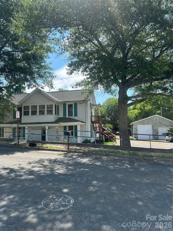 1407 N College AVE, Newton, NC 28658