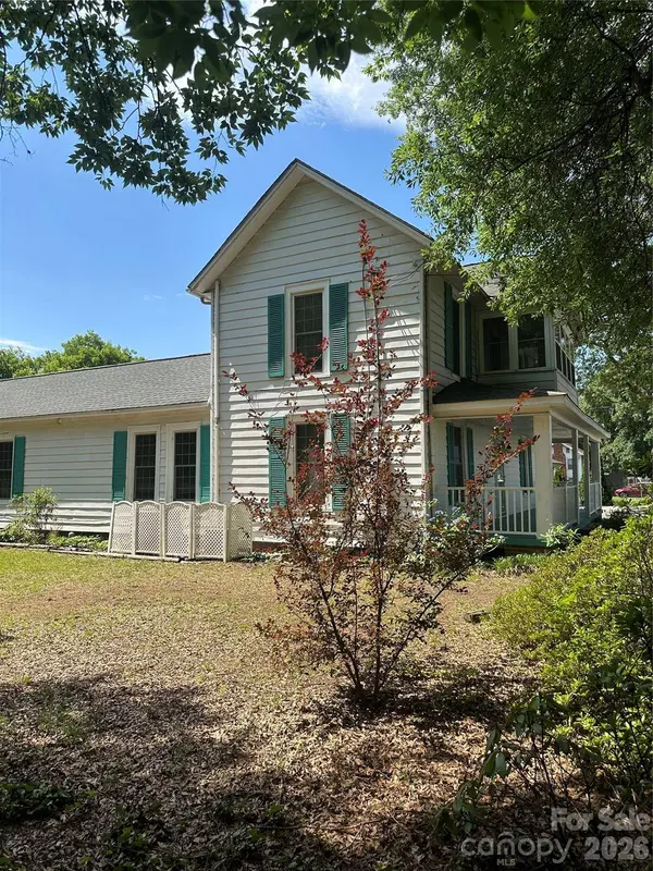 1407 N College AVE, Newton, NC 28658