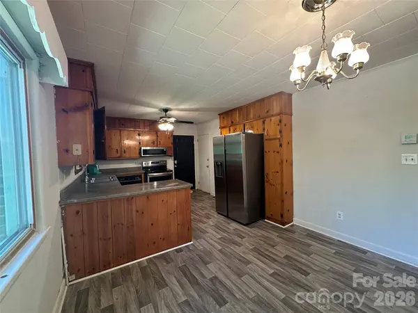 2939 Links DR, Granite Falls, NC 28630