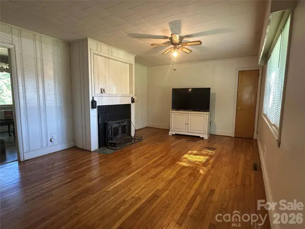 2939 Links DR, Granite Falls, NC 28630