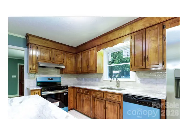 214 McGinnis AVE, Lincolnton, NC 28092