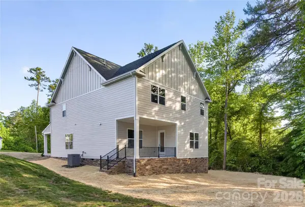 3883 12th ST NE, Hickory, NC 28601