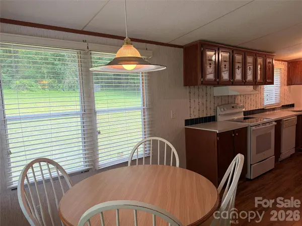 5493 Harris Farm RD, Hickory, NC 28602