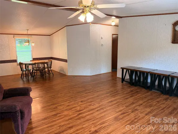 5493 Harris Farm RD, Hickory, NC 28602