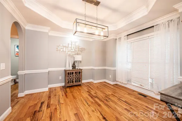 1718 30th Avenue PL NE, Hickory, NC 28601