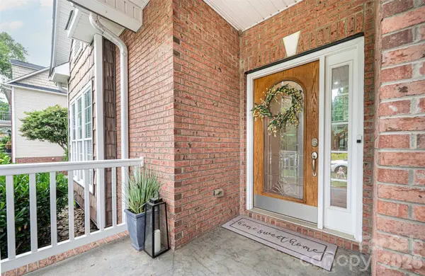 1718 30th Avenue PL NE, Hickory, NC 28601
