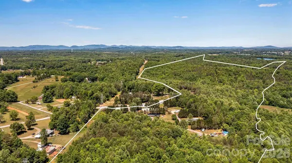 21 Little River Estates DR, Taylorsville, NC 28681