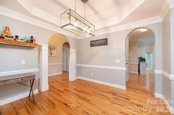 1718 30th Avenue PL NE, Hickory, NC 28601