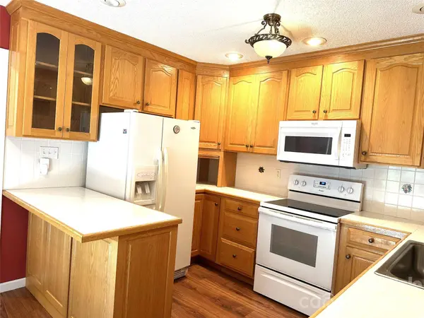 1724 Wellington AVE, Newton, NC 28658