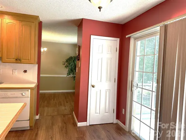 1724 Wellington AVE, Newton, NC 28658