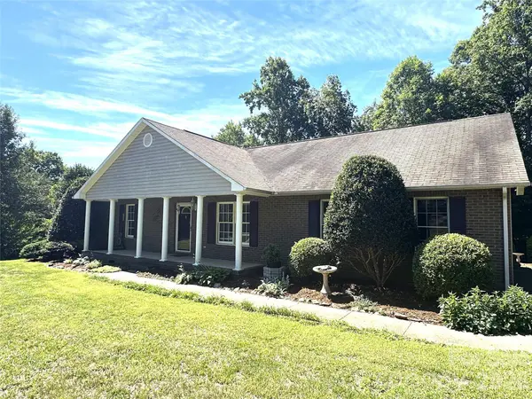 1724 Wellington AVE, Newton, NC 28658