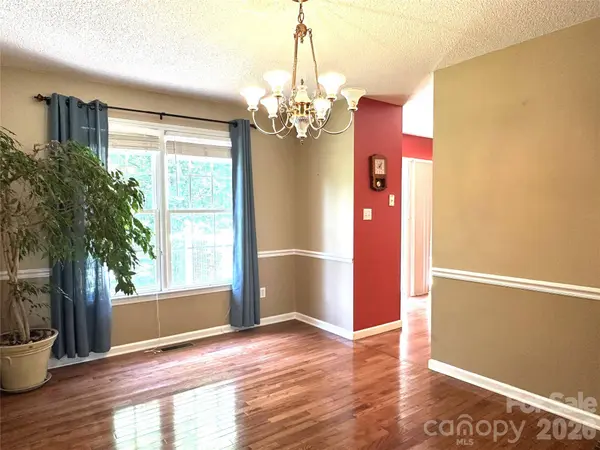 1724 Wellington AVE, Newton, NC 28658