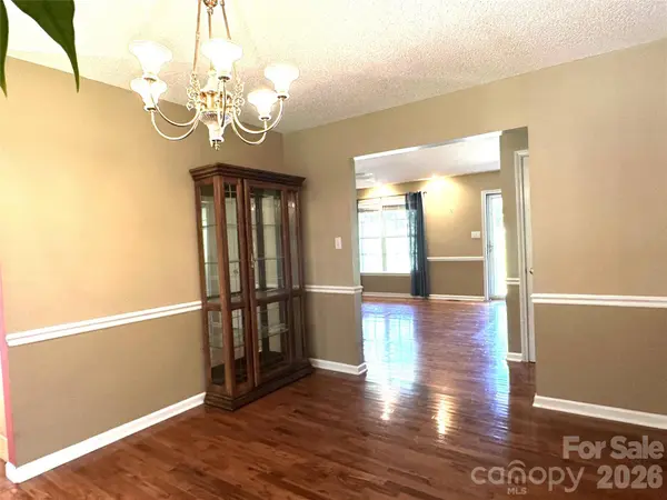 1724 Wellington AVE, Newton, NC 28658