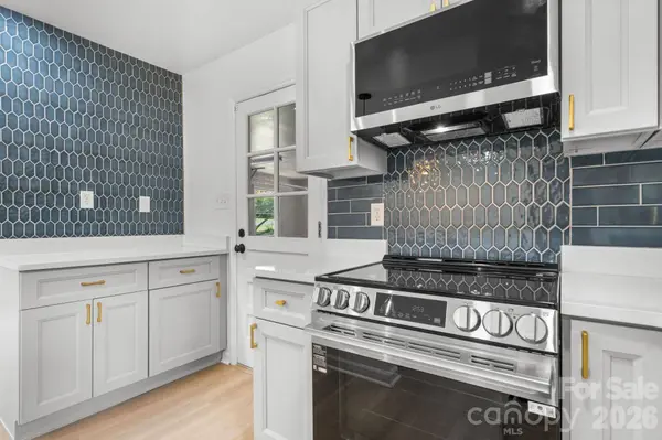602 Sharon DR, Statesville, NC 28625