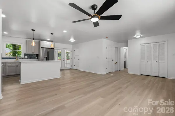 602 Sharon DR, Statesville, NC 28625