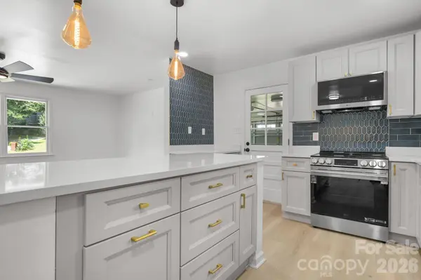 602 Sharon DR, Statesville, NC 28625