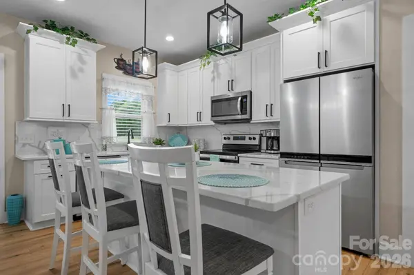 2026 Crestdale LN, Newton, NC 28658