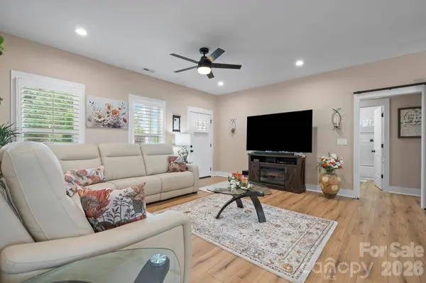 2026 Crestdale LN, Newton, NC 28658