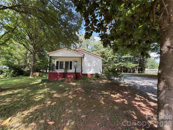 55 S Hildebran AVE, Newton, NC 28658