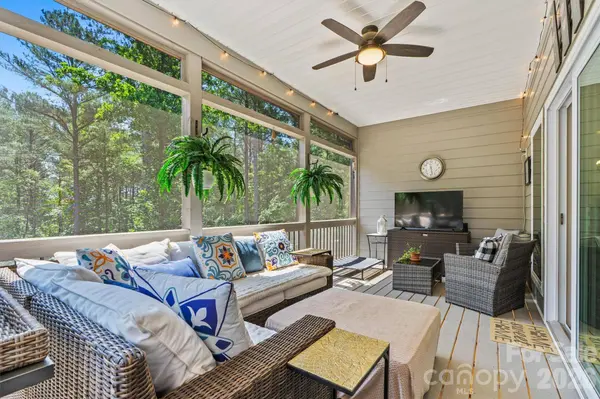 4975 Harbor View DR W, Granite Falls, NC 28630