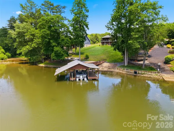 495 Windsor DR, Taylorsville, NC 28681
