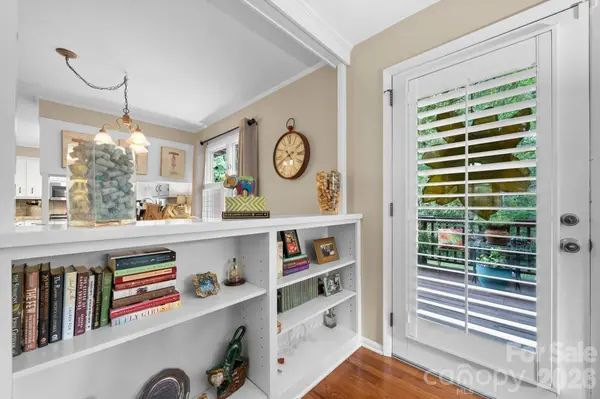446 17th Avenue DR NE, Hickory, NC 28601